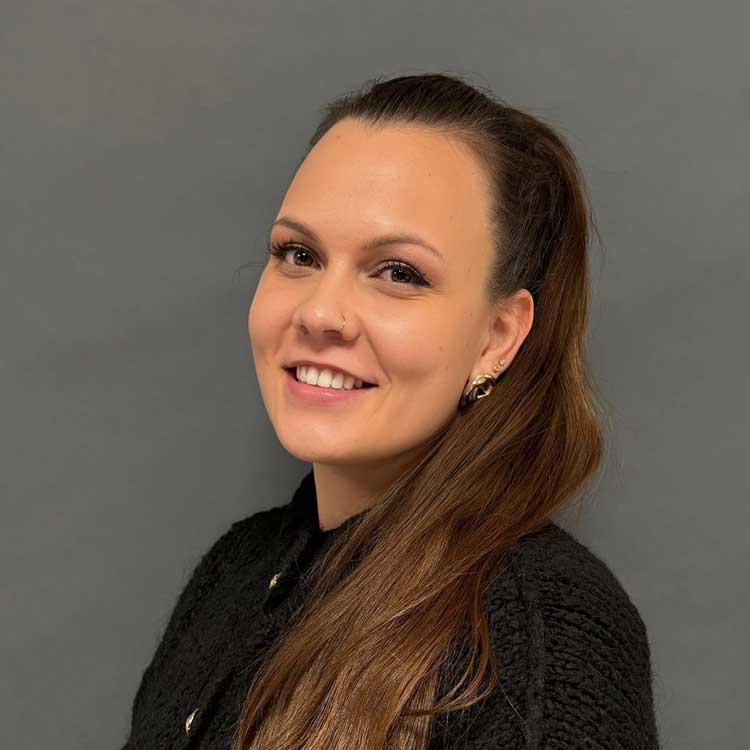 Dana Hagmann, Kursorganisation